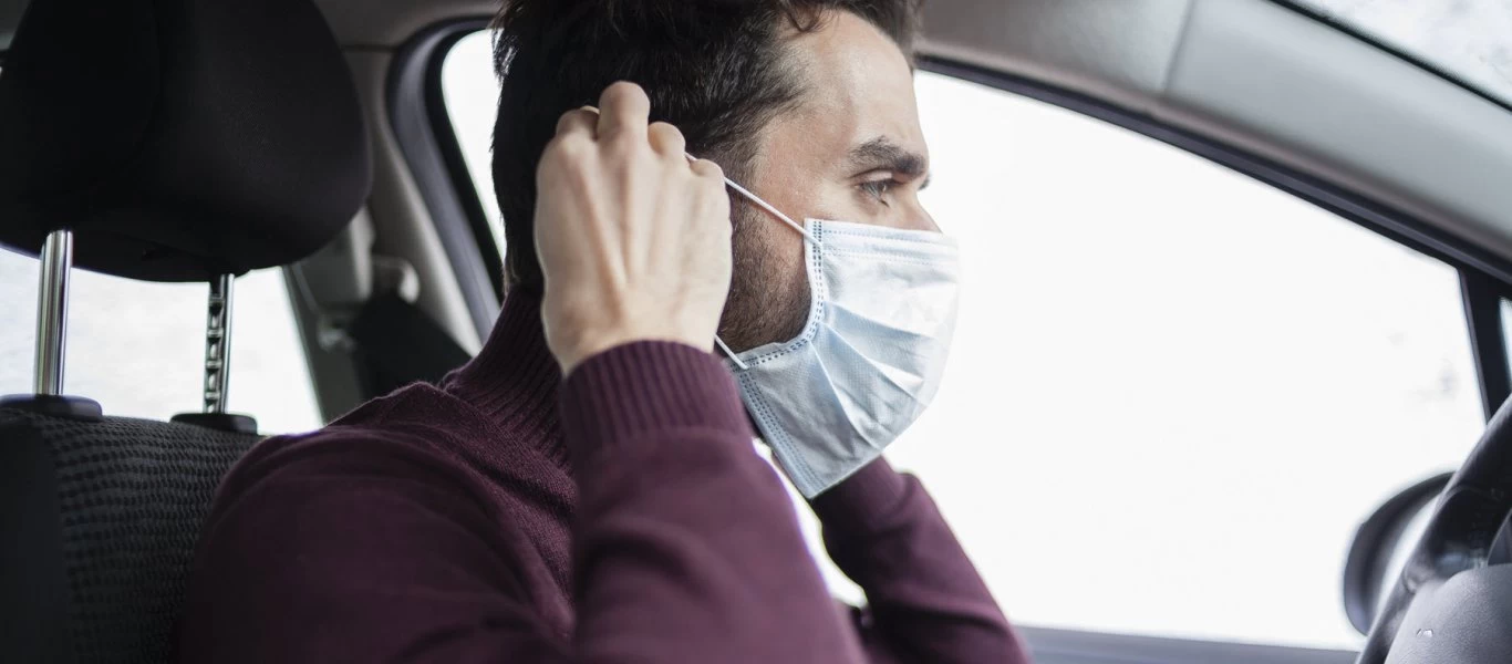 Πότε είναι υποχρεωτική η χρήση μάσκας μέσα στο αυτοκίνητο;